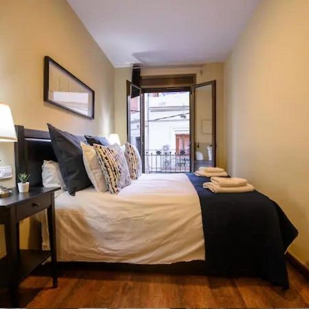 ברצלונה Ramblasrentals Cozy Renovated 2Br With Balcony Lift 20M Rambla - Parking - Wifi מראה חיצוני תמונה