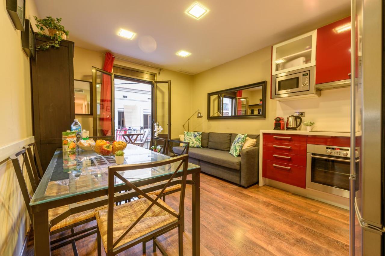 ברצלונה Ramblasrentals Cozy Renovated 2Br With Balcony Lift 20M Rambla - Parking - Wifi מראה חיצוני תמונה