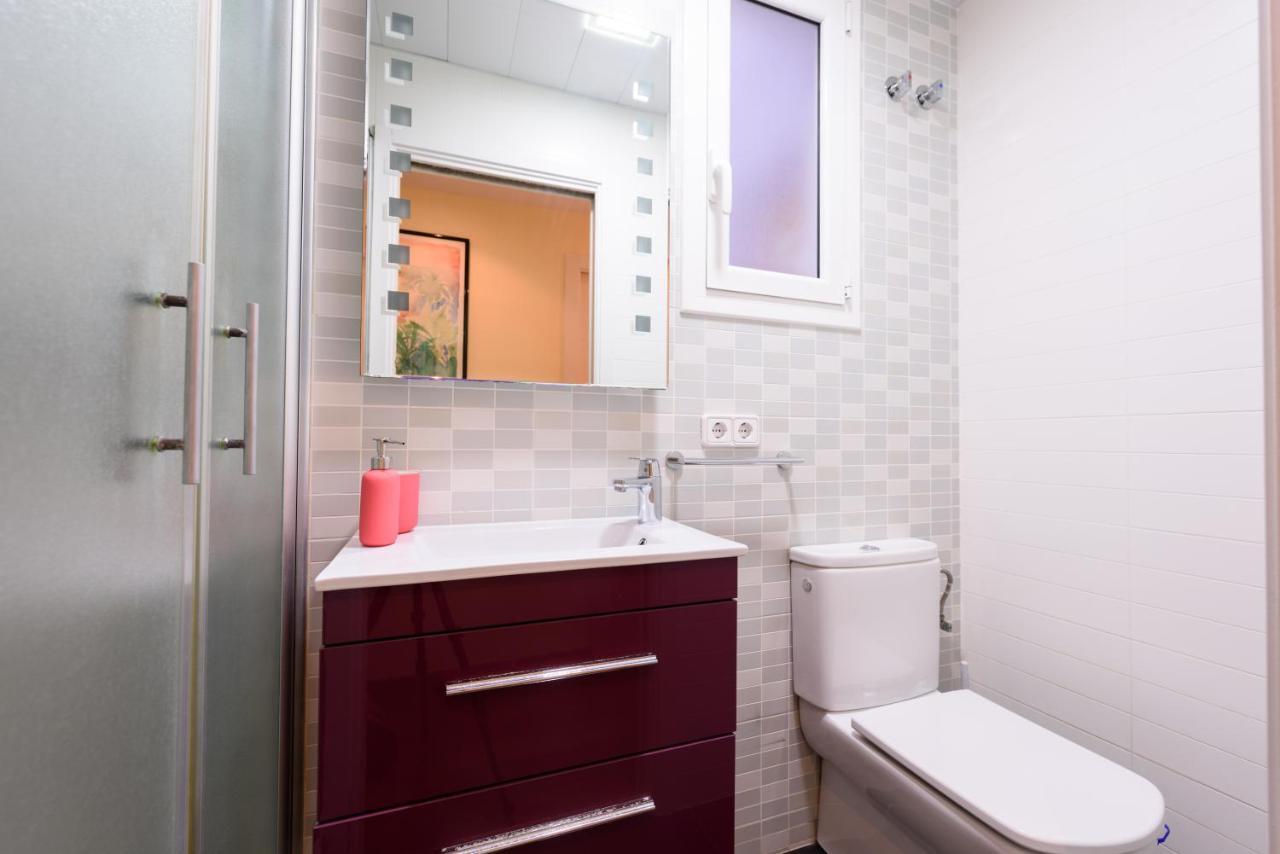 ברצלונה Ramblasrentals Cozy Renovated 2Br With Balcony Lift 20M Rambla - Parking - Wifi מראה חיצוני תמונה