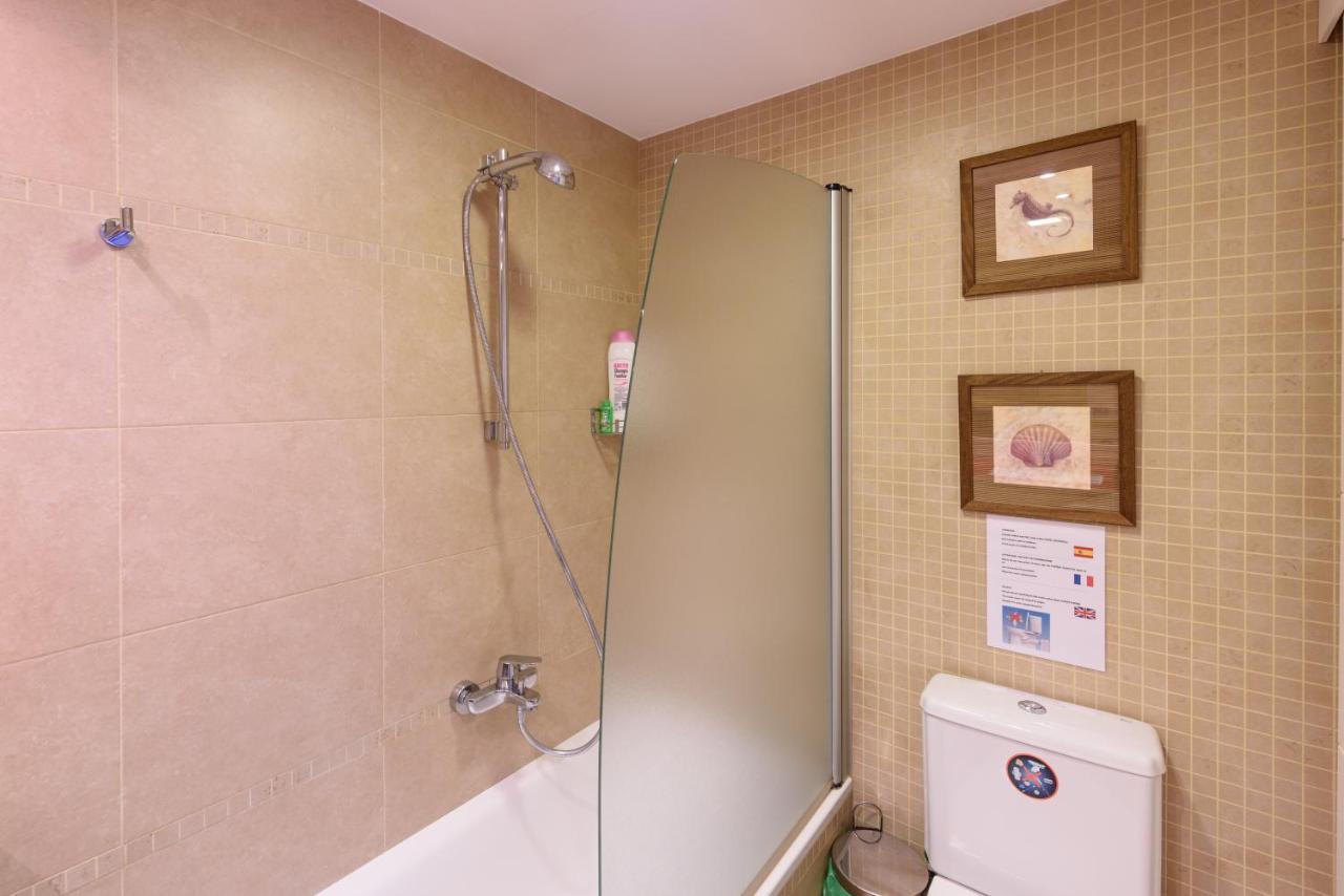ברצלונה Ramblasrentals Cozy Renovated 2Br With Balcony Lift 20M Rambla - Parking - Wifi מראה חיצוני תמונה
